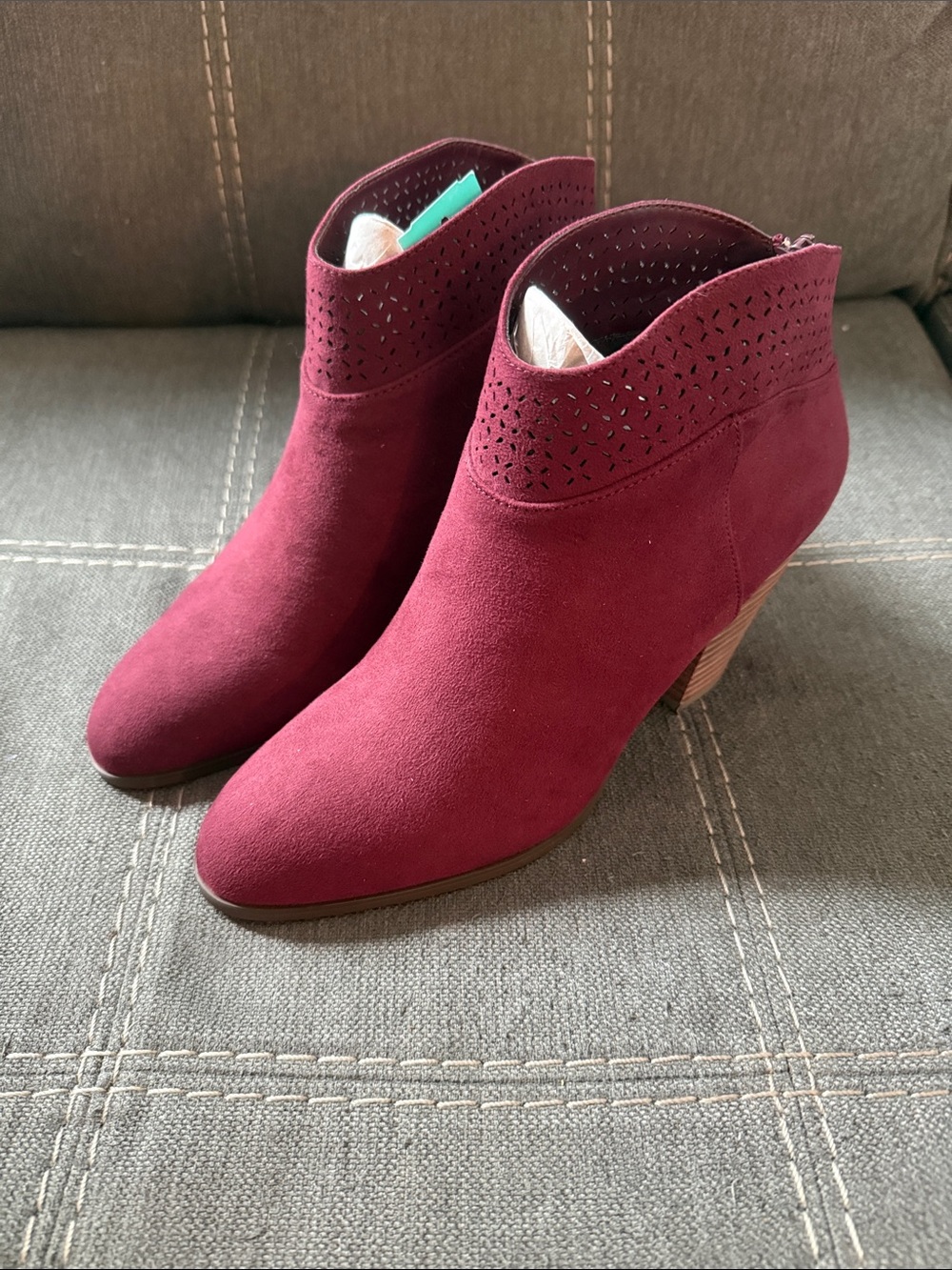NEW Violet & Red Jackson Lazer Cut Topline Ankle Bootie Burgundy Women's 7 Y2K - Picture 2 of 8
